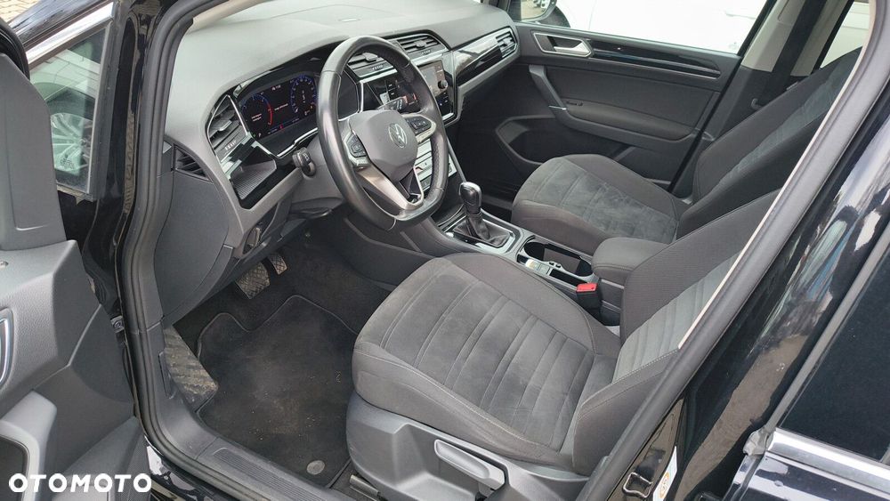 Volkswagen Touran - 9