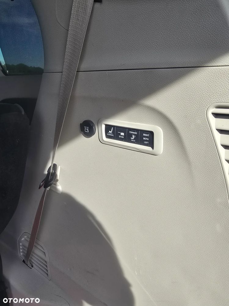 Chrysler Pacifica - 9