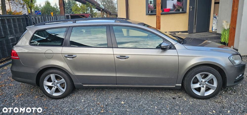 Volkswagen Passat - 4