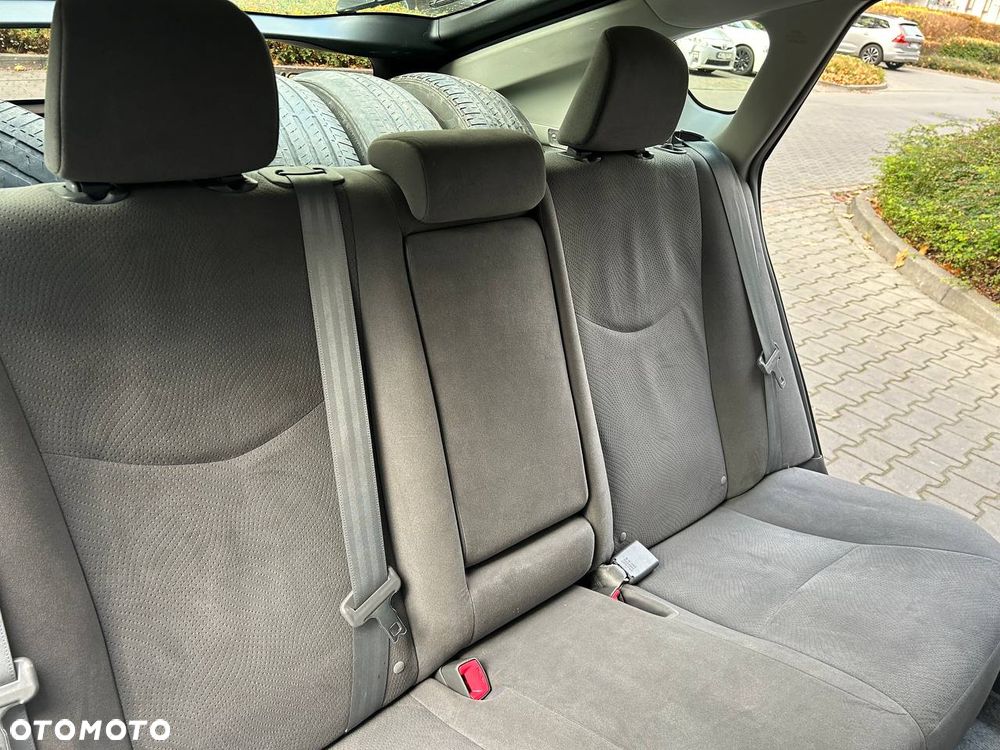 Toyota Prius 1.8 HSD Sol - 4