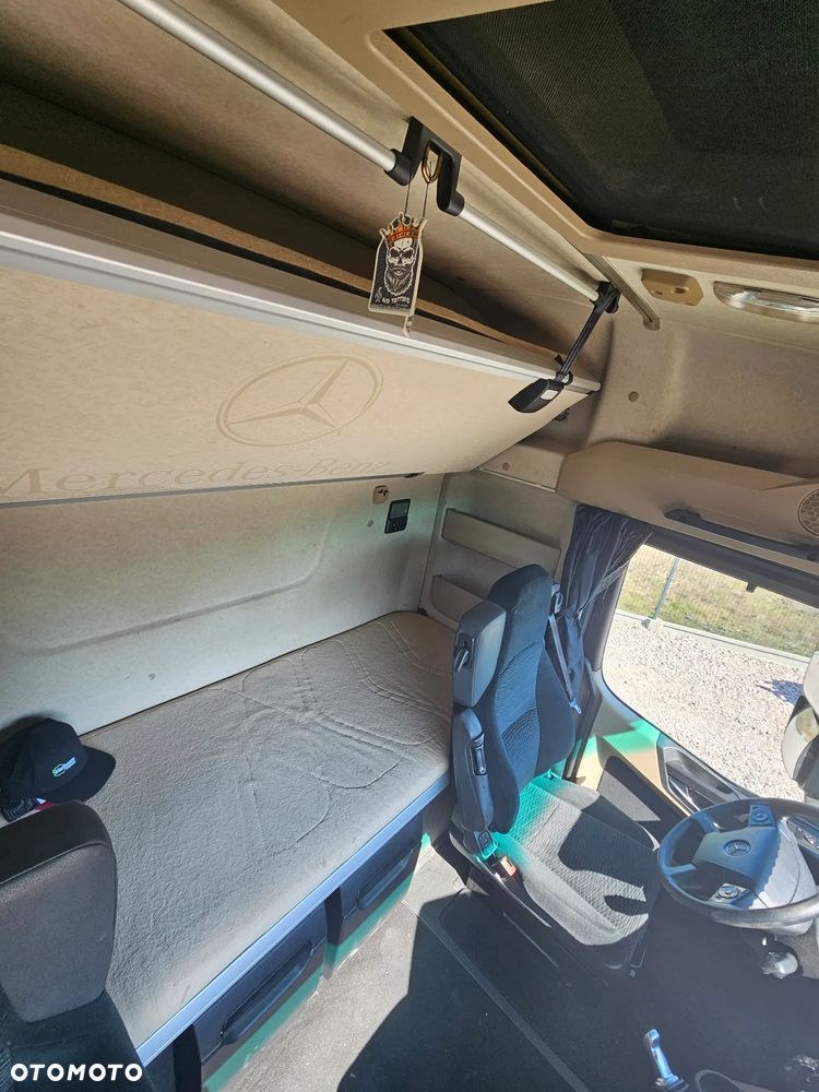 Mercedes-Benz Actros - 14