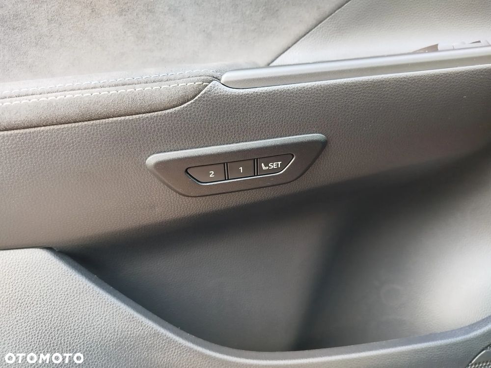 Toyota C-HR 2.0 PHEV Dynamic Force Executive - 10