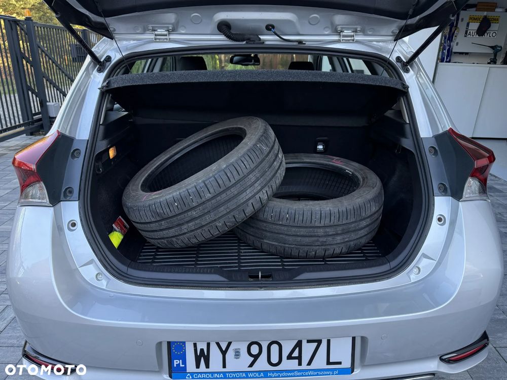 Toyota Auris 1.6 Prestige - 16