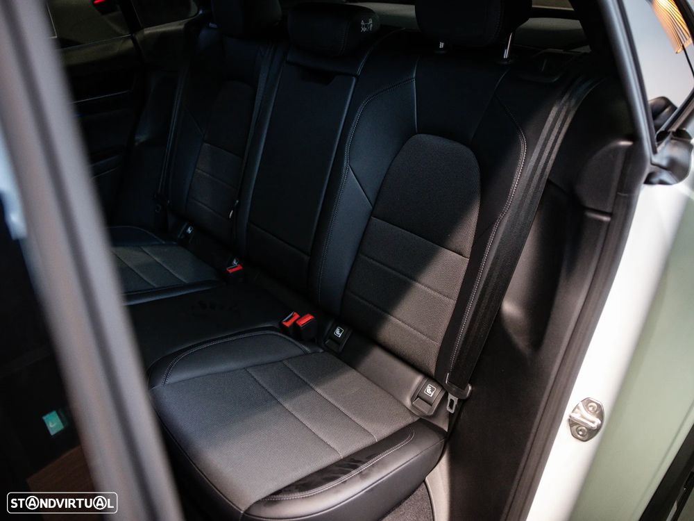 Porsche Macan Electric - 23