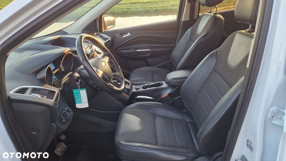 Ford Kuga 2.0 TDCi 4x4 Titanium - 6