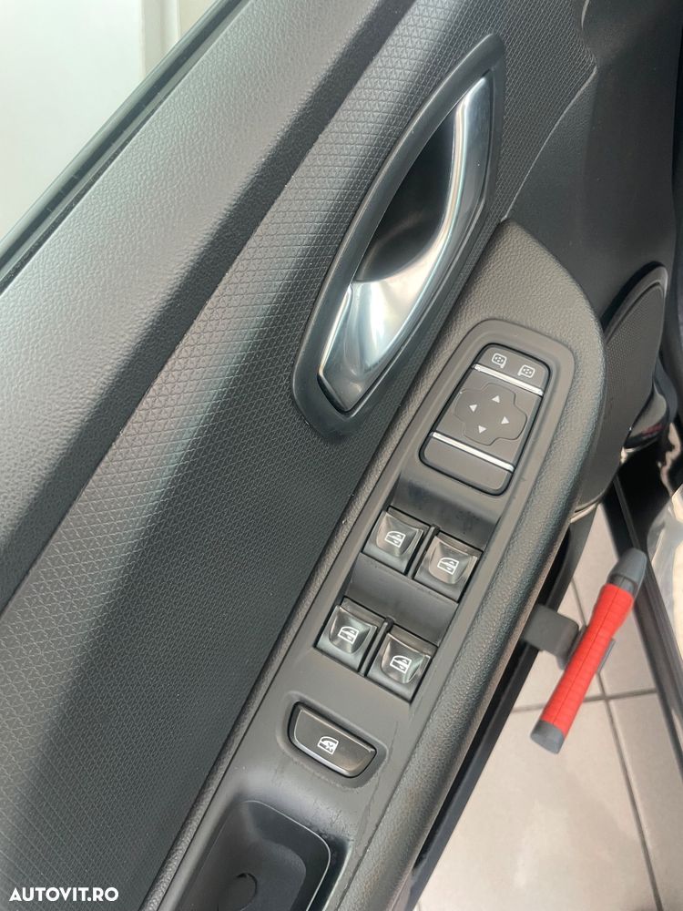 Renault Clio (Energy) TCe 90 Start & Stop INTENS - 17
