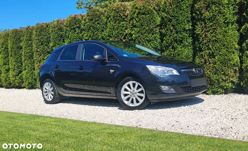 Opel Astra 1.4 Turbo 150 Jahre - 17