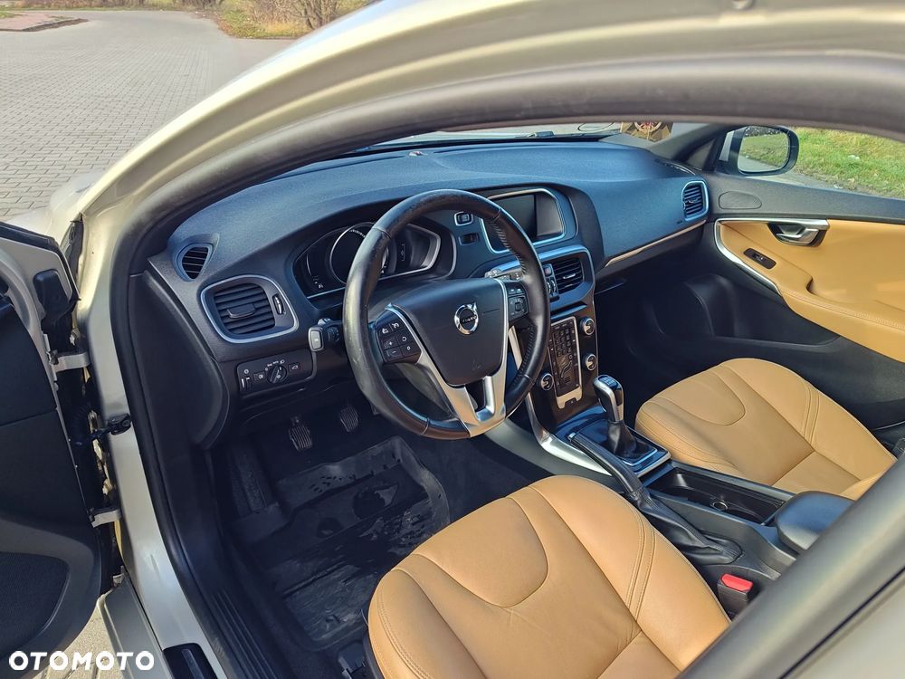 Volvo V40 D3 Momentum - 10