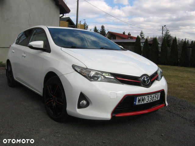 Toyota Auris 1.6 Premium - 3