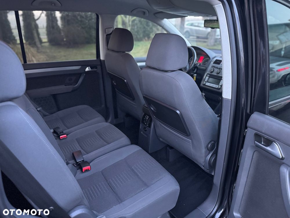 Volkswagen Touran 2.0 TDI R-Line Edition - 9