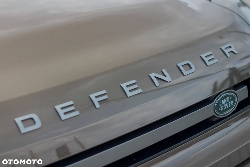 Land Rover Defender 110 D200 X-Dynamic HSE - 12