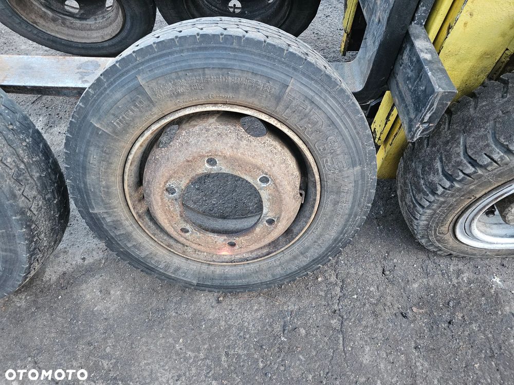KOŁA KOŁO FELGI FELGA OPONY IVECO EUROCARGO PIRELLI TR85 205/75 17,5 R17.5 - 8