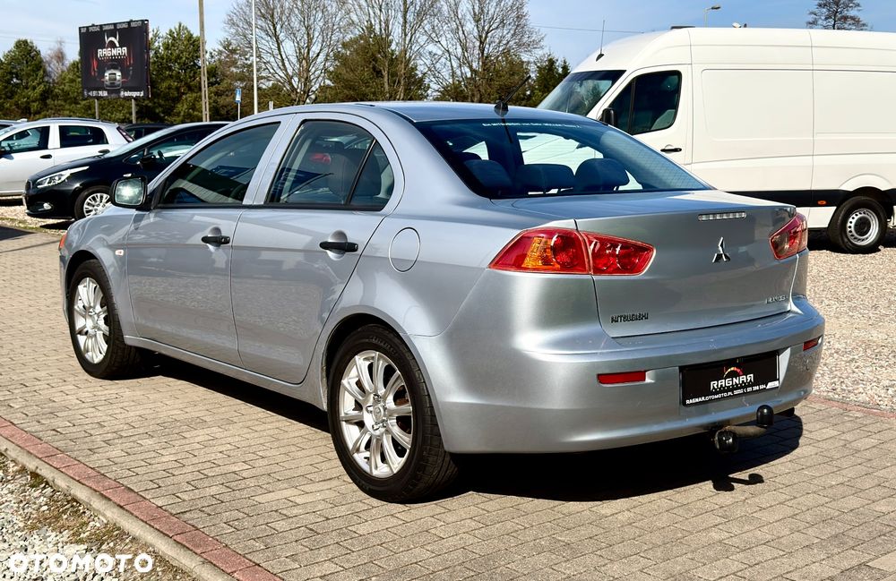 Mitsubishi Lancer 1.5 - 11