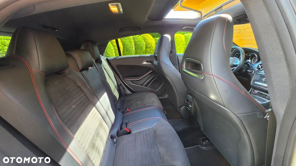Mercedes-Benz CLA 200 7G-DCT AMG Line - 7