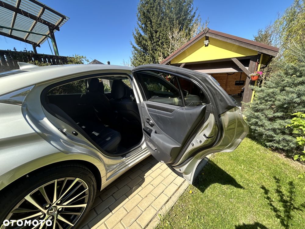 Lexus ES 300h Prestige - 22