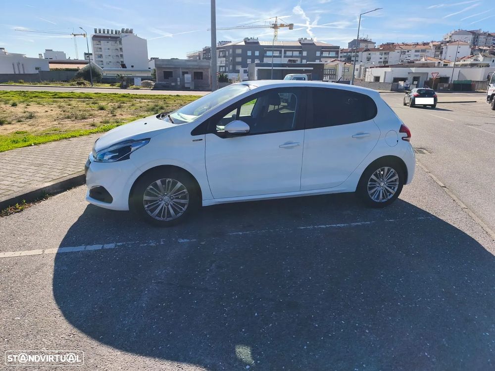 Peugeot 208 1.2 PureTech Signature - 3