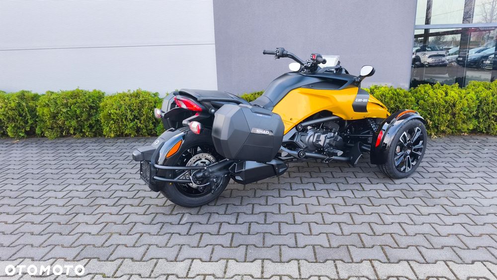 Can-Am Spyder - 8