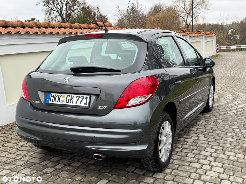 Peugeot 207 - 25