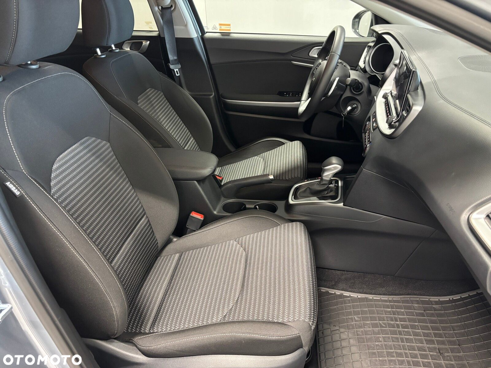 Kia XCeed - 16