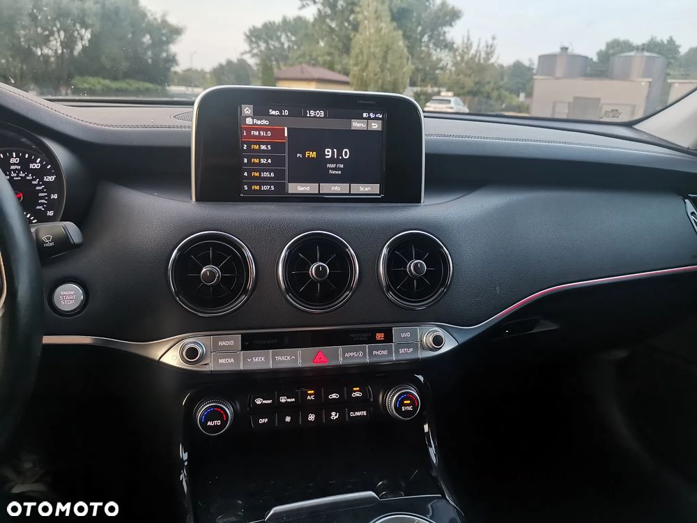 Kia Stinger - 23