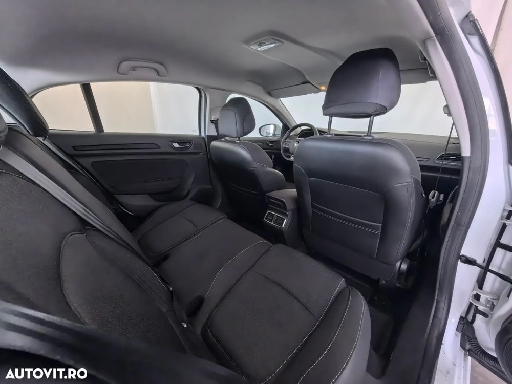 Renault Megane TCe 140 GPF Life - 23