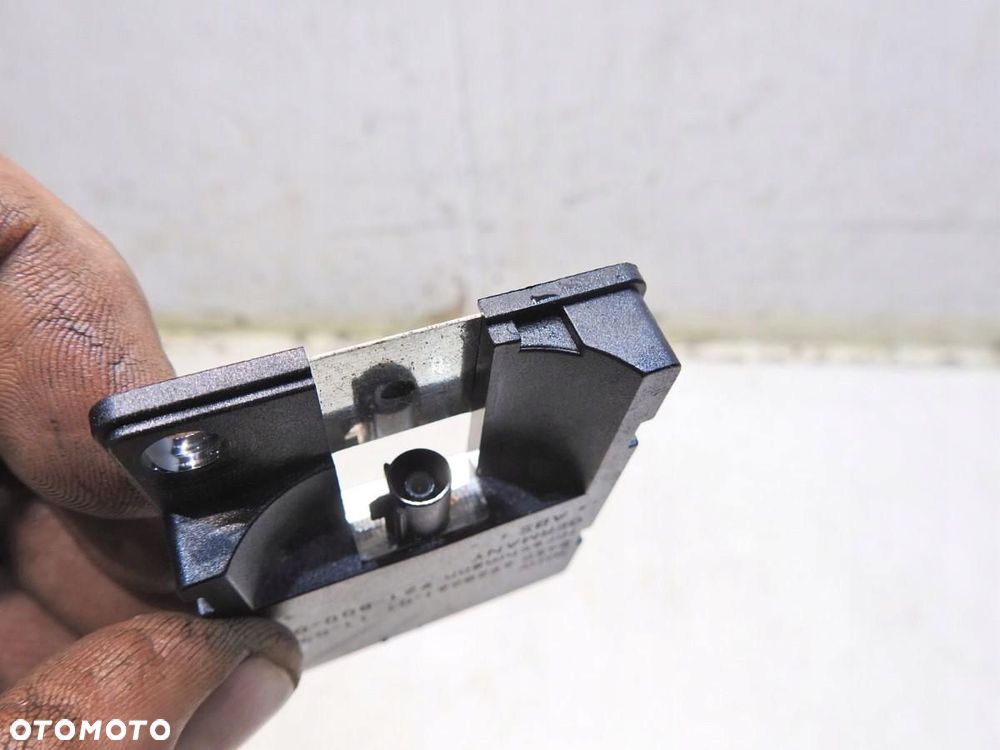 WZMACNIACZ ANTENY BMW E61 6928461 - 3