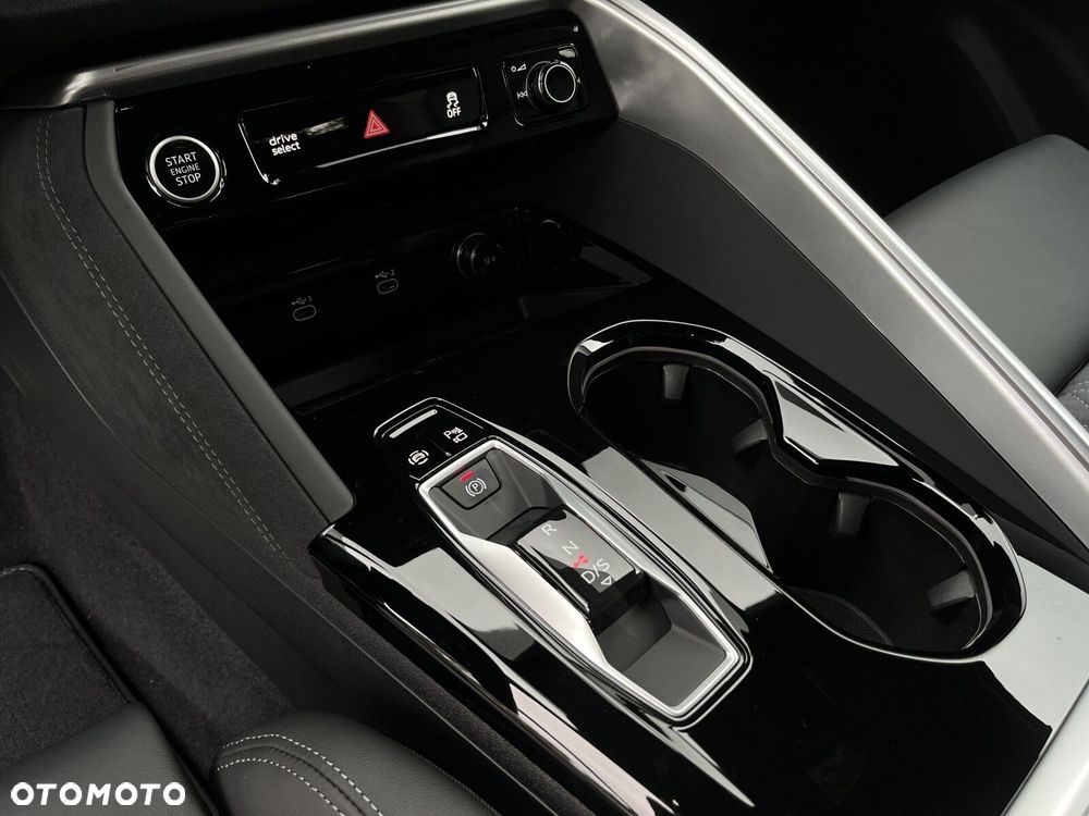 Audi Q5 Sportback - 27