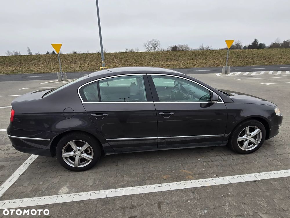 Volkswagen Passat 1.9 TDI Comfortline - 6