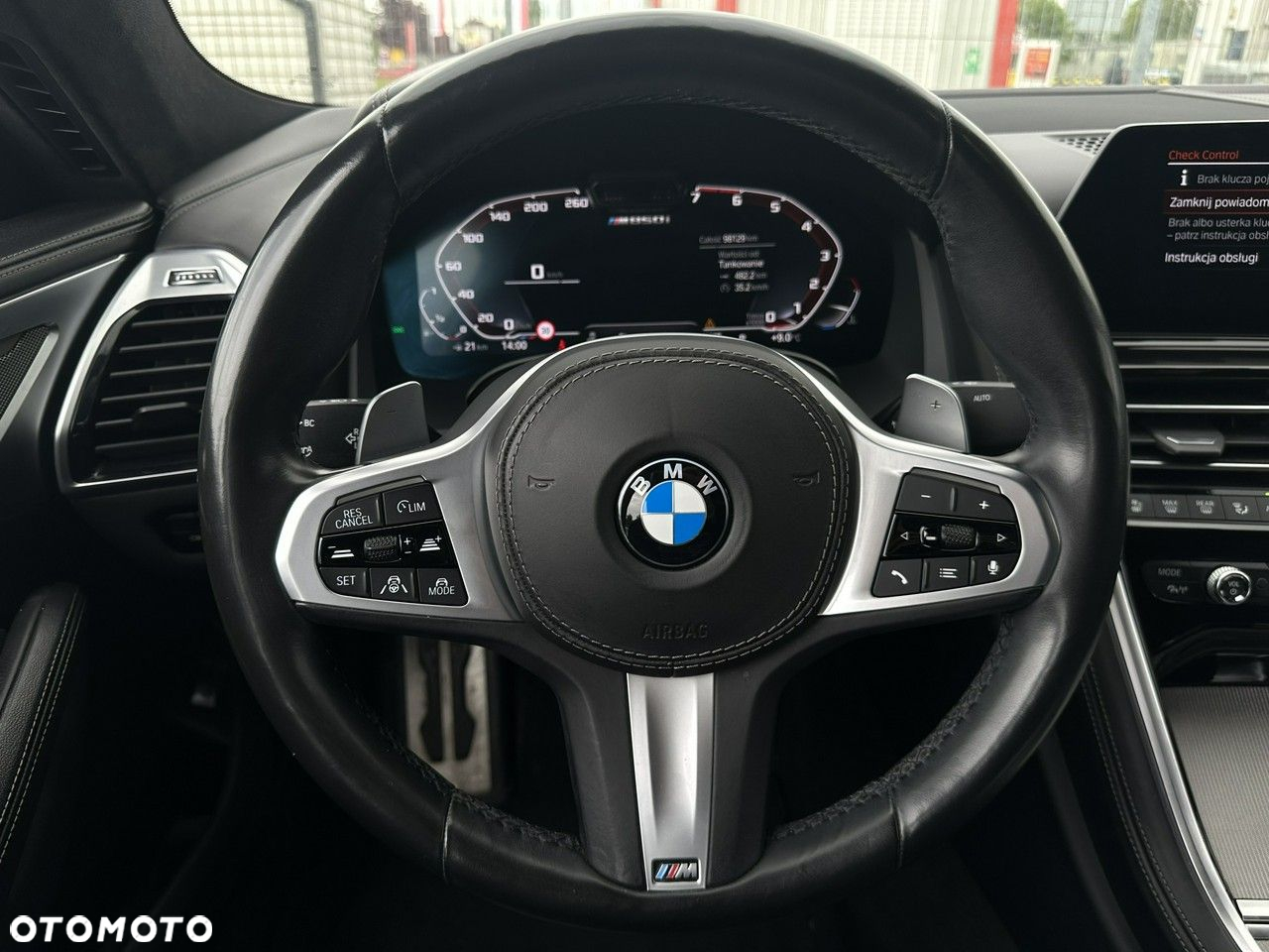 BMW Seria 8 - 12