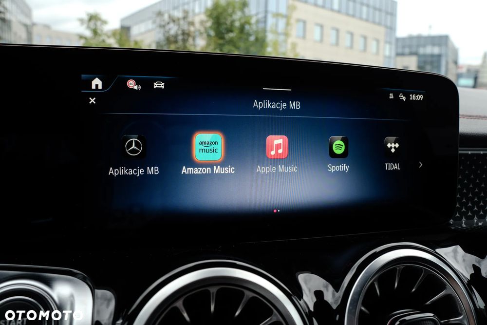 Mercedes-Benz EQB 300 66.5kWh 4-Matic AMG - 29