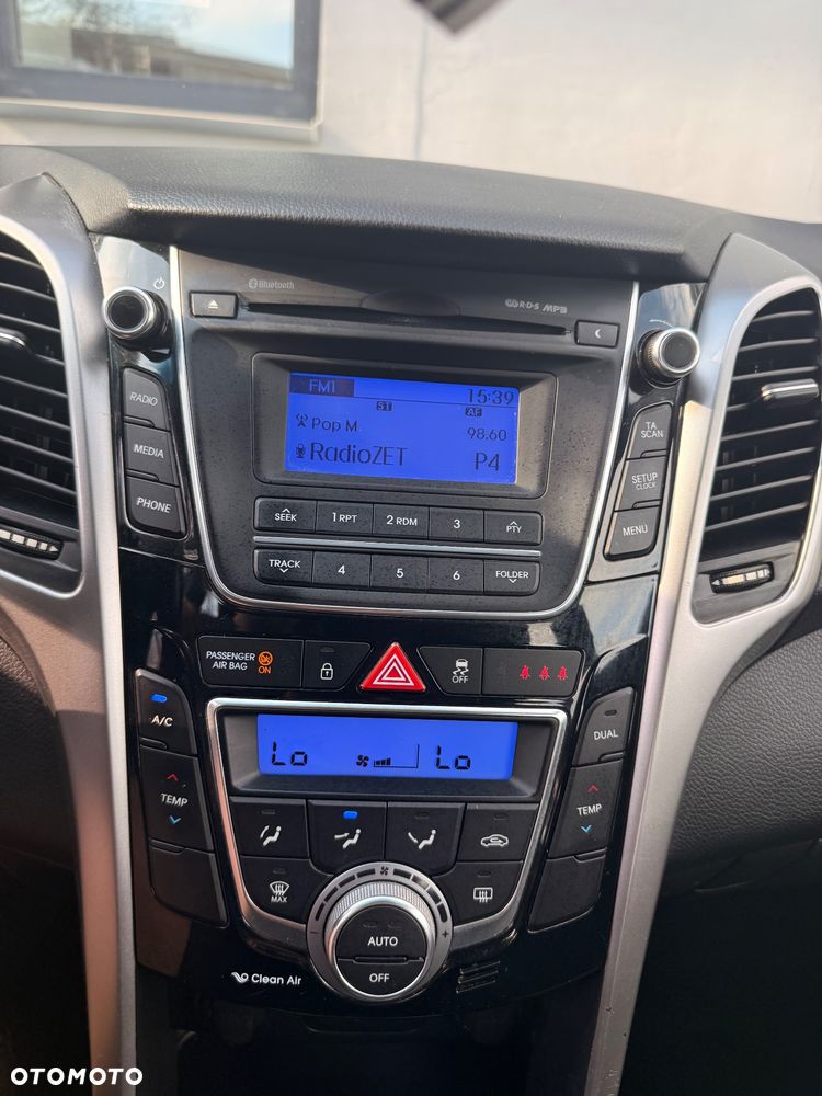 Hyundai i30 1.6 D Comfort DCT - 21