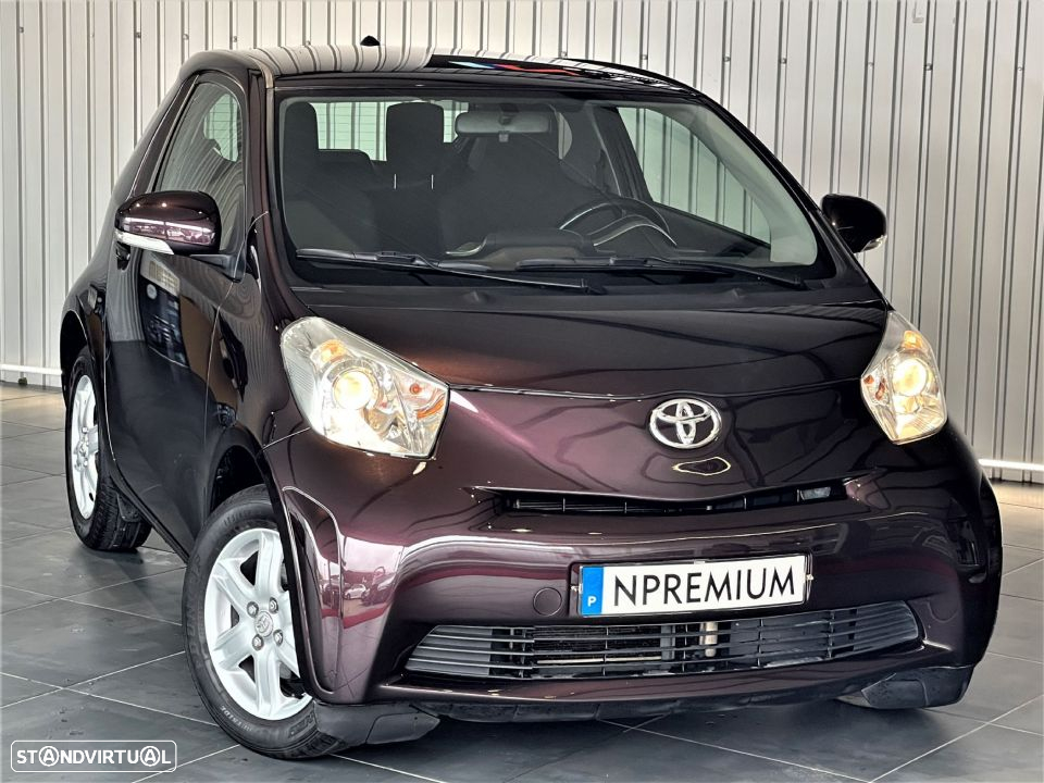 Toyota iQ - 7