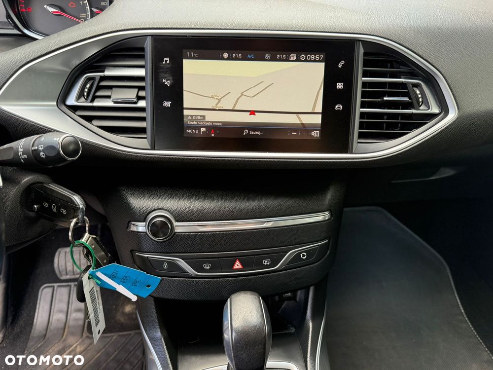 Peugeot 308 1.5 BlueHDi Active Pack Business S&S EAT8 - 24