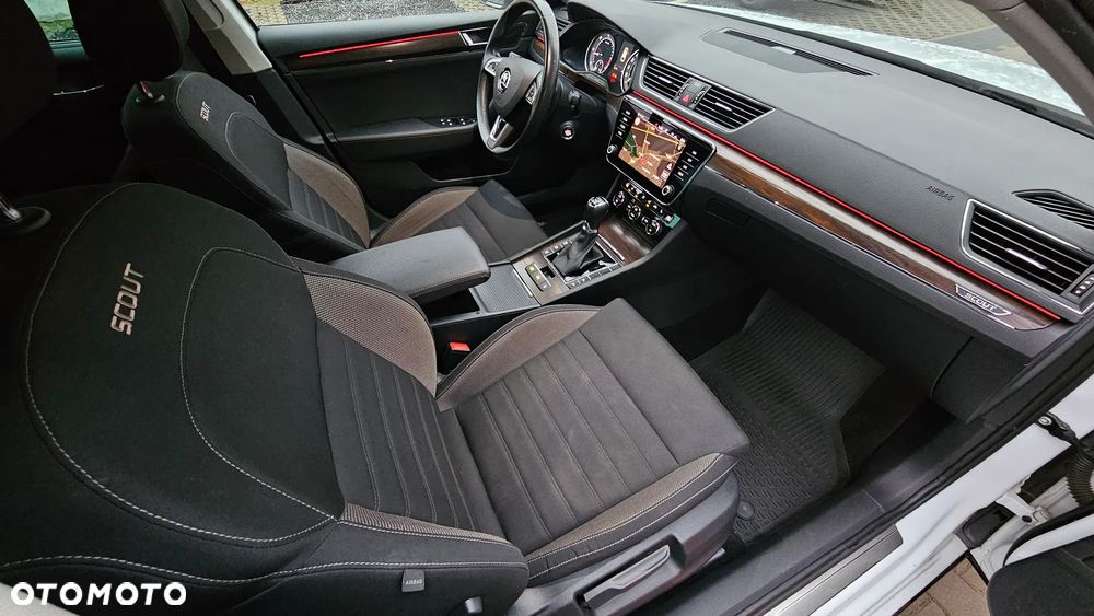 Skoda Superb 2.0 TDI SCR 4x4 Scout DSG - 16