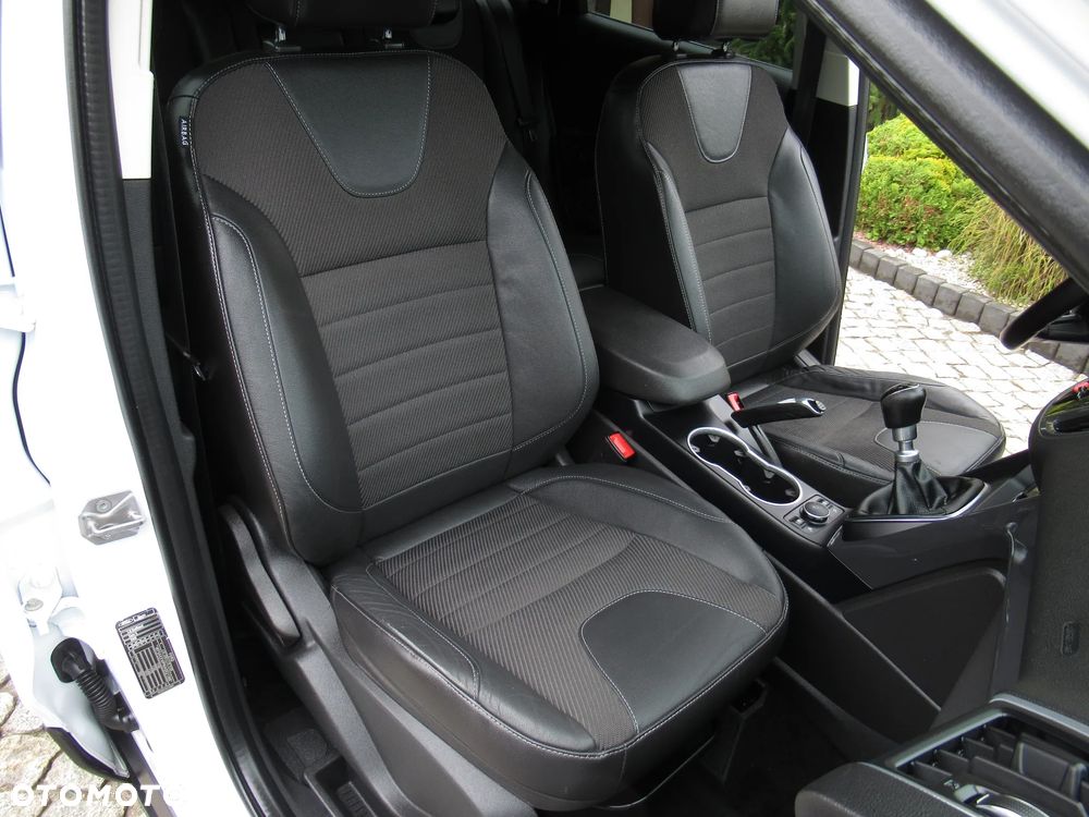 Ford Kuga 1.6 EcoBoost 2x4 Titanium - 7