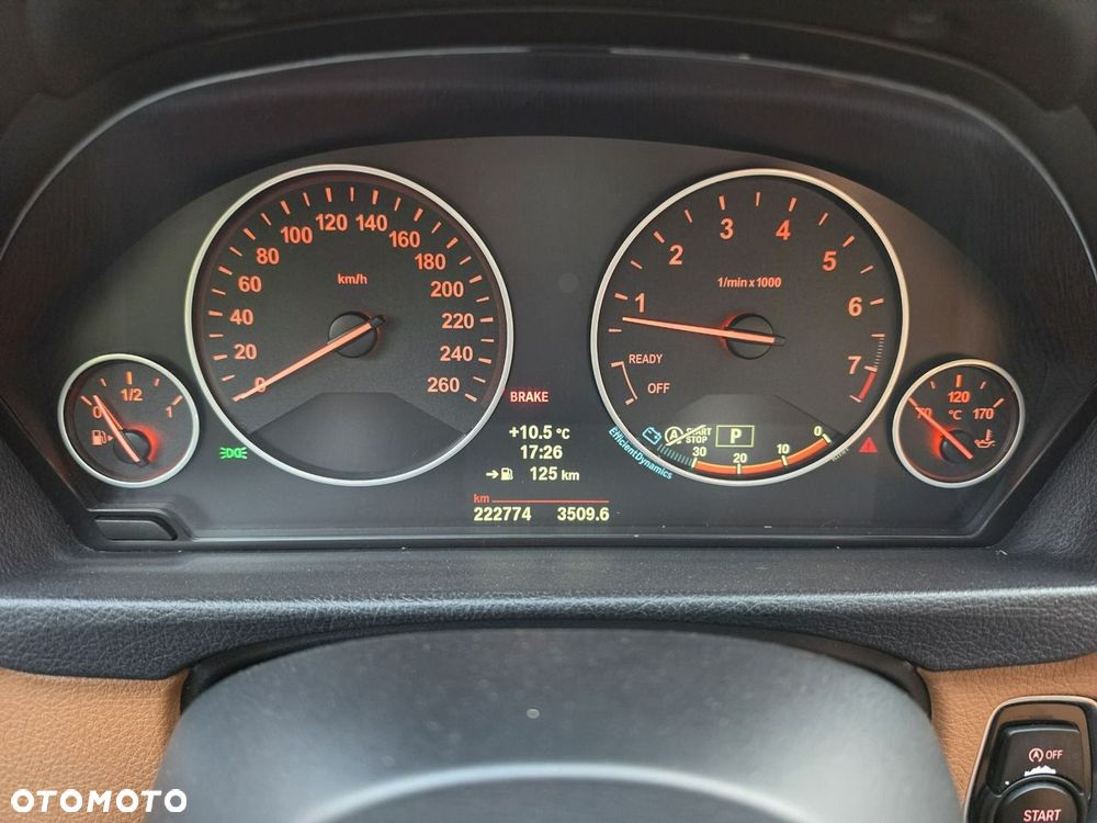 BMW Seria 3 328i xDrive - 26
