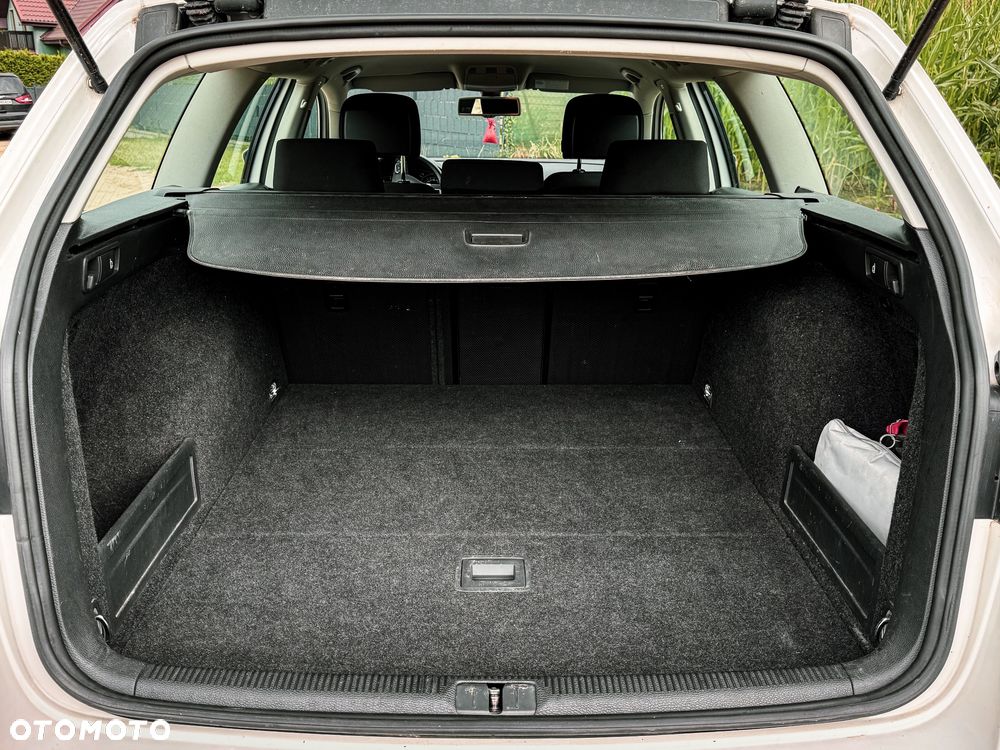 Volkswagen Passat 2.0 TDI BlueMotion Technology Comfortline - 19