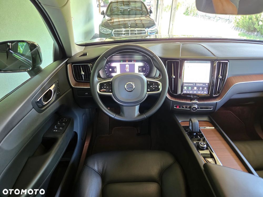 Volvo XC 60 B5 B AWD Plus Dark - 13