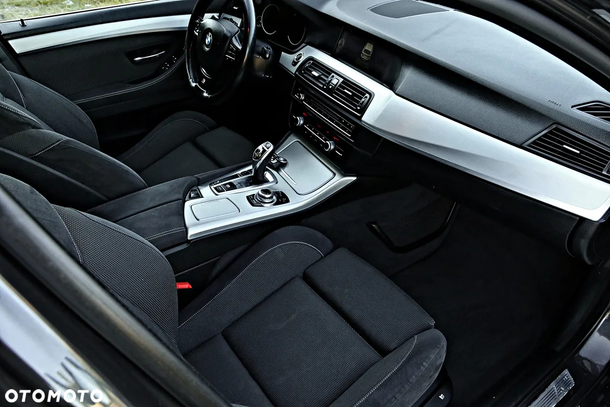 BMW Seria 5 520d Touring Luxury Line - 9