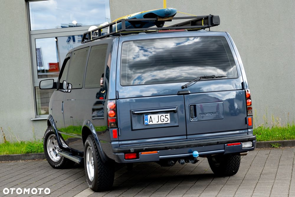 Chevrolet Astro - 7