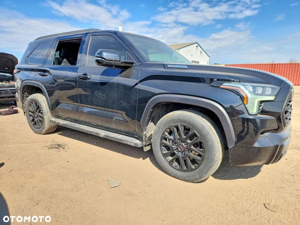 Toyota Sequoia - 2