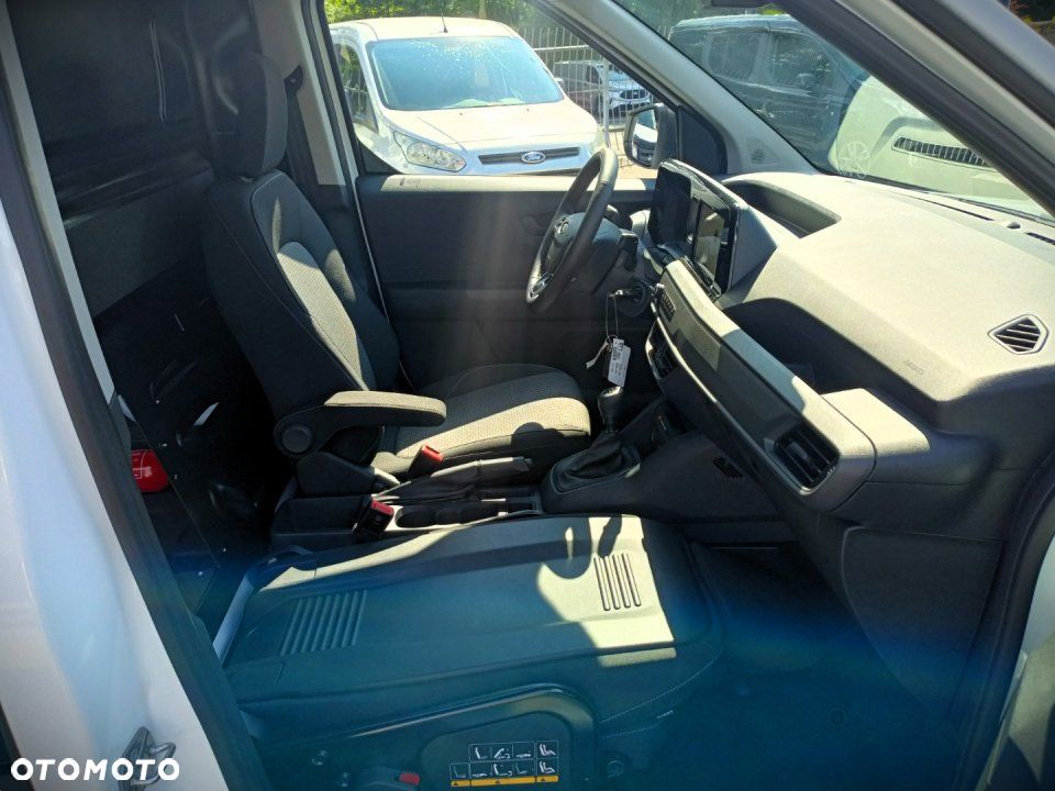 Ford Transit Courier - 16