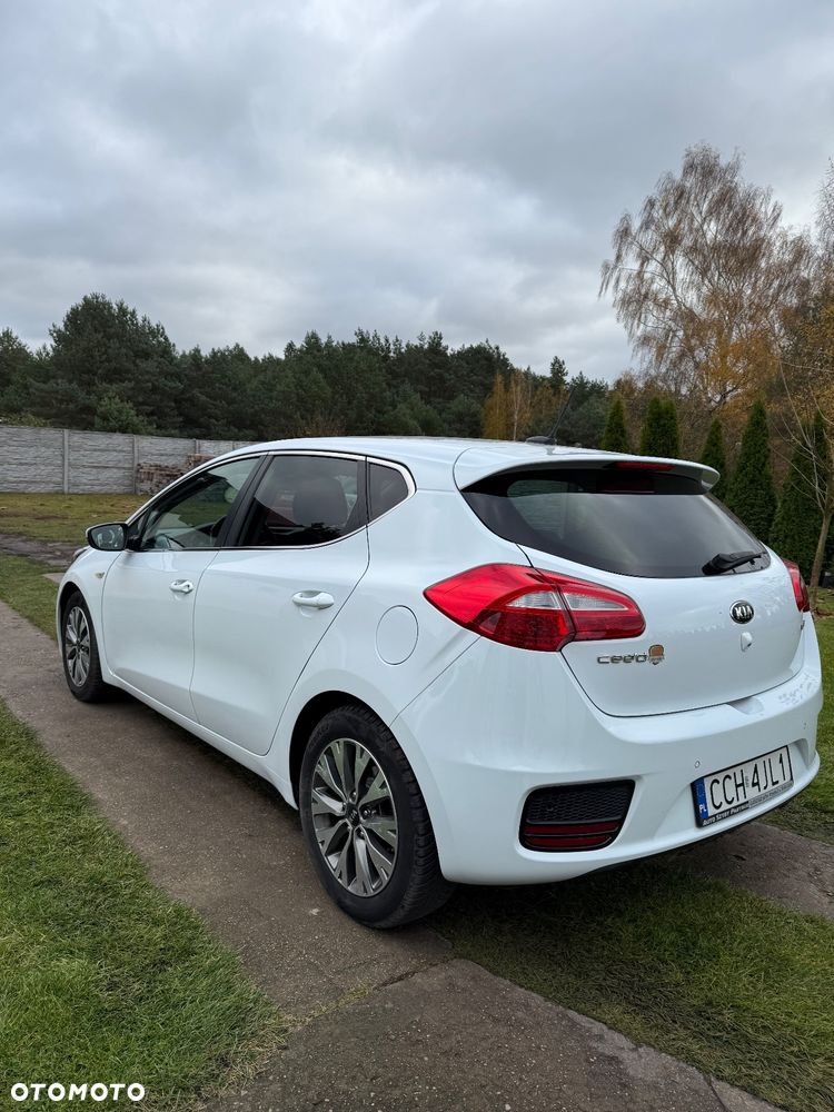 Kia Ceed 1.4 CVVT Dream Team Edition - 4