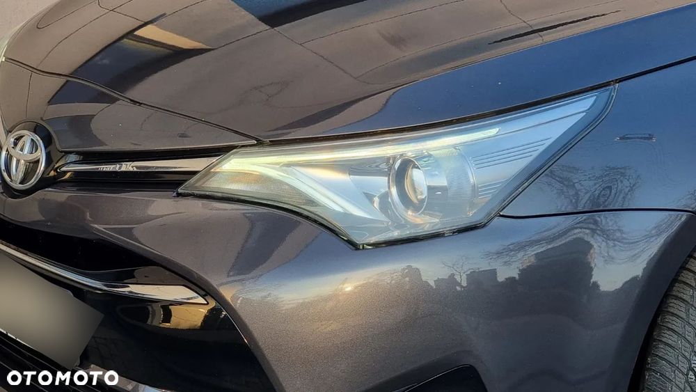 Toyota Avensis 2.0 Premium MS - 9
