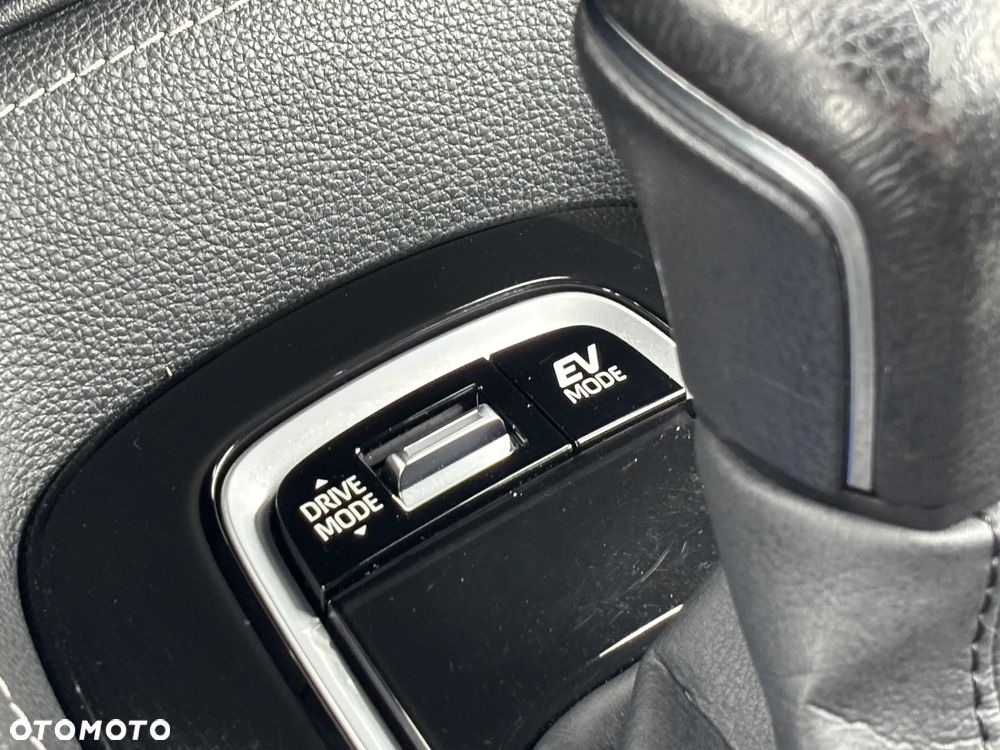 Toyota Corolla 1.8 Hybrid Executive - 28