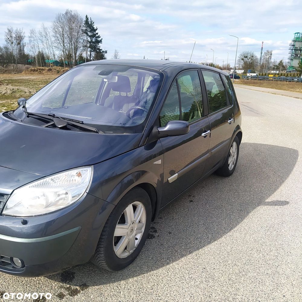 Renault Scenic 2.0 Confort Privilege - 1
