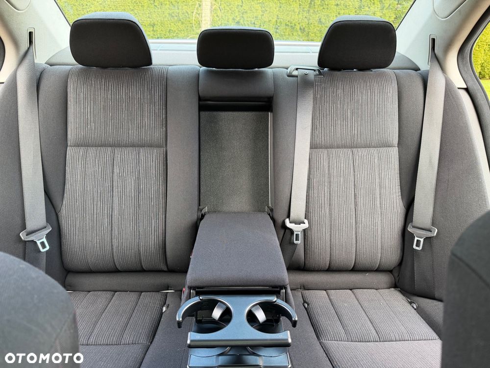 Mercedes-Benz Klasa C 180 Kompressor Automatik Avantgarde - 36