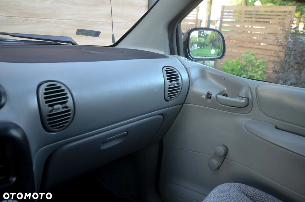 Dodge Caravan SE 3.0 - 30