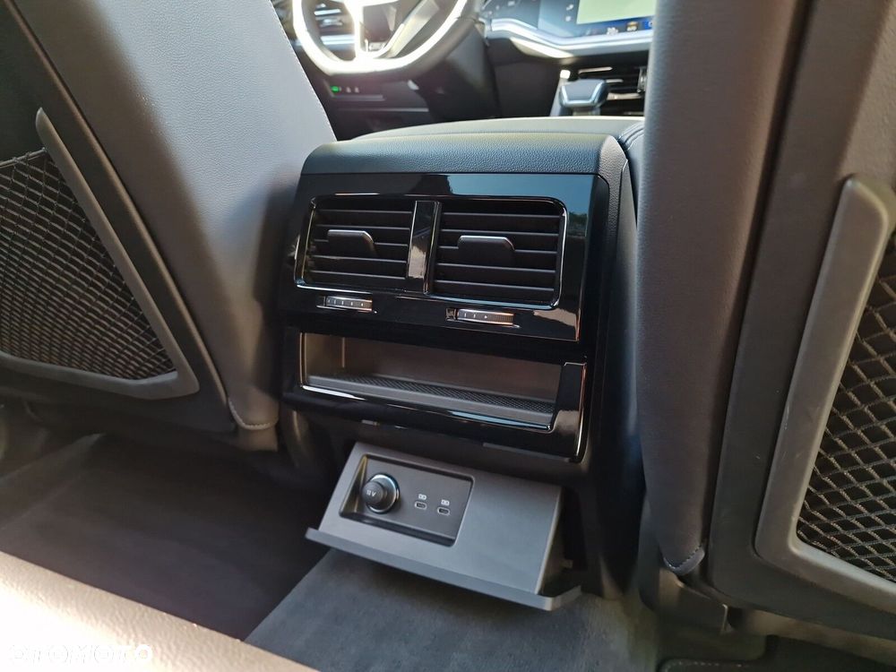 Volkswagen Touareg 3.0 V6 TDI SCR 4Mot R-Line - 33