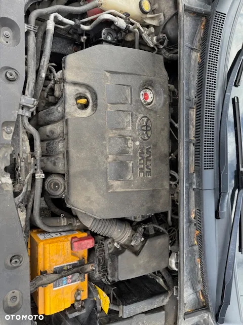 Toyota Avensis 1.6 Active - 11